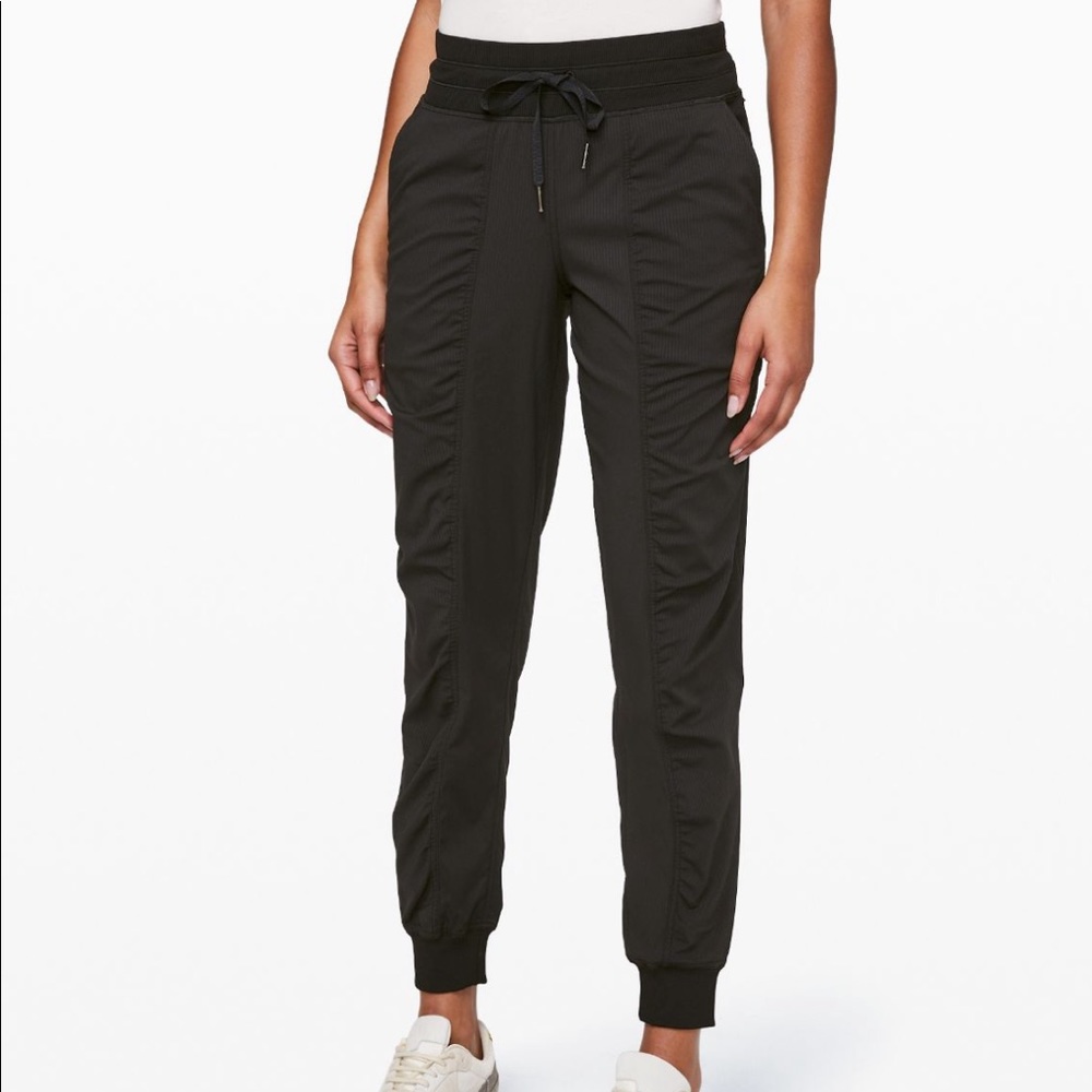 Dance studio jogger lululemon NWT